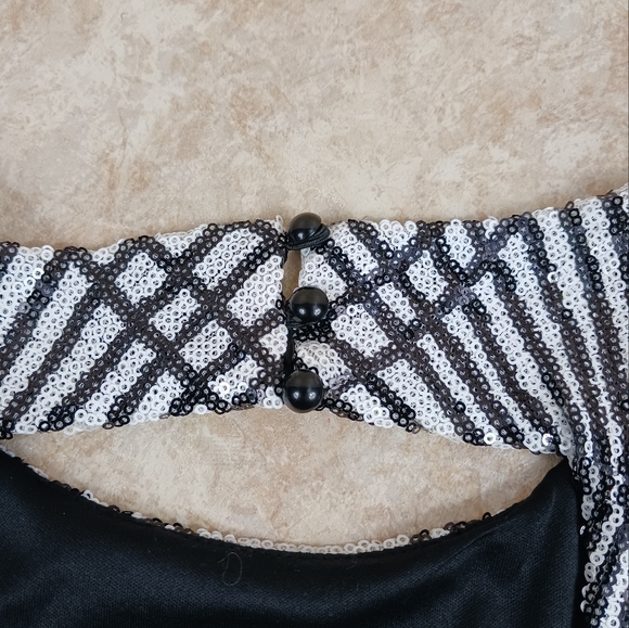 TRIXXI Sequined Dress w/ Halter Neck & Keyhole Back Size 5 - Picture 3 of 7